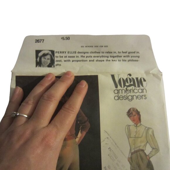 Vogue Women's Vintage Sewing Pattern 2677 Pants Beige Size 16 - Picture 4 of 5